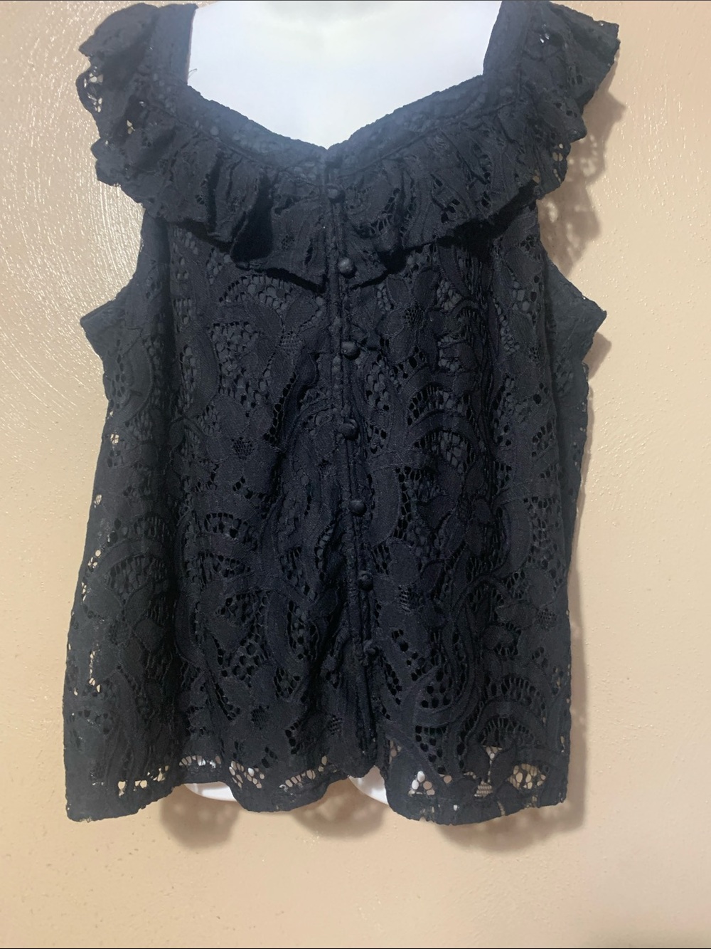 Torrid size 0 Black Lace Ruffle Camisole - Ruffled Sleeves